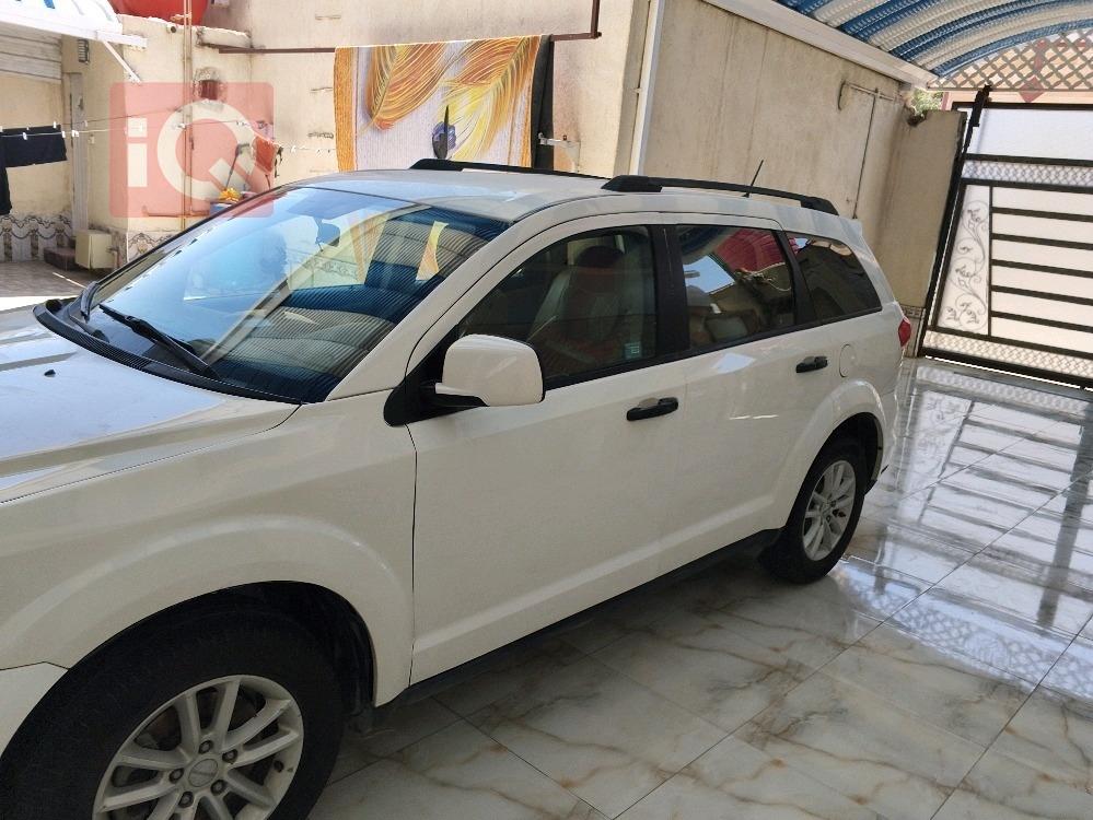 دودج جورني